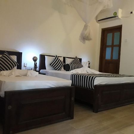 Isanka Lion Lodge Sigiriya Esterno foto