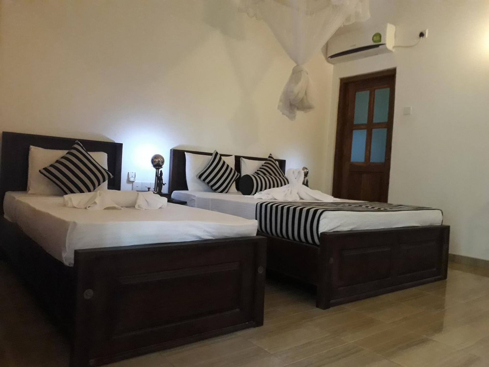 Isanka Lion Lodge Sigiriya Esterno foto